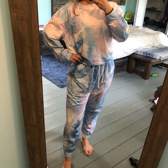Tops - Tie dye crew neck and joggers sweatsuit